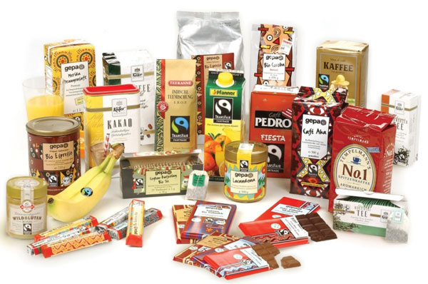 Fairtrade Sortiment: z.B. Bananen, Kaffee, Schokolade, Honig, Kakao, Tee