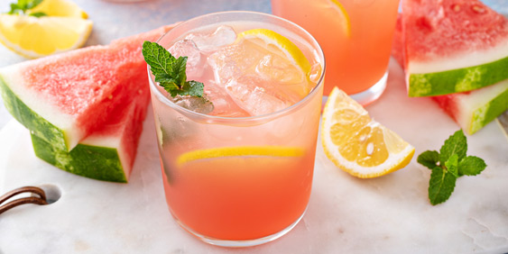 Kühles Getränk mit Wassermelonen und Zitronen, Copyright Panthermedia