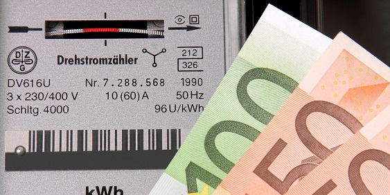 Stromzähler und Geldscheine; Copyright Fotolia