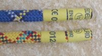Banderolenkennzeichnung an zwei 9 mm Halbseilen